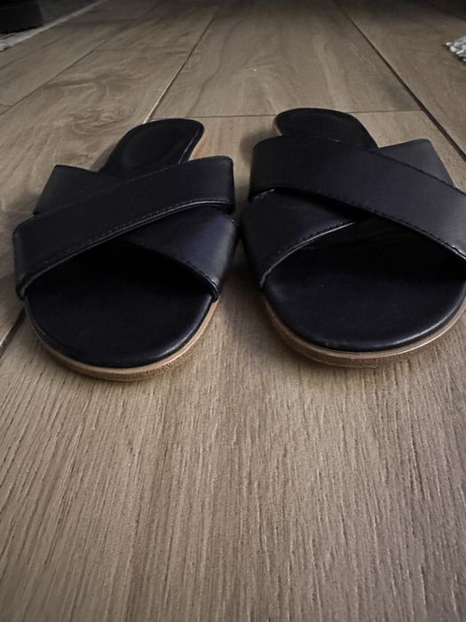 Жіночі шкіряні шльопанці