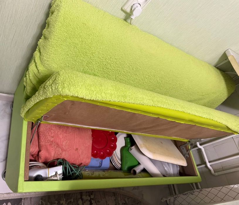 Диван, уголок( на кухню, балкон, в беседку, на дачу)