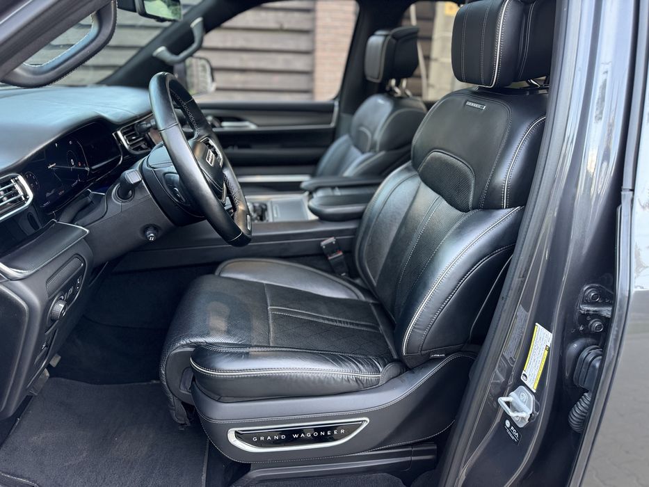Jeep Grand Wagoneer