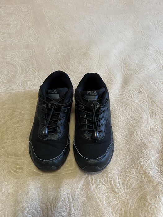 Чёрные Кроссовки Fila  36р. 22 см стелька. Оригинал