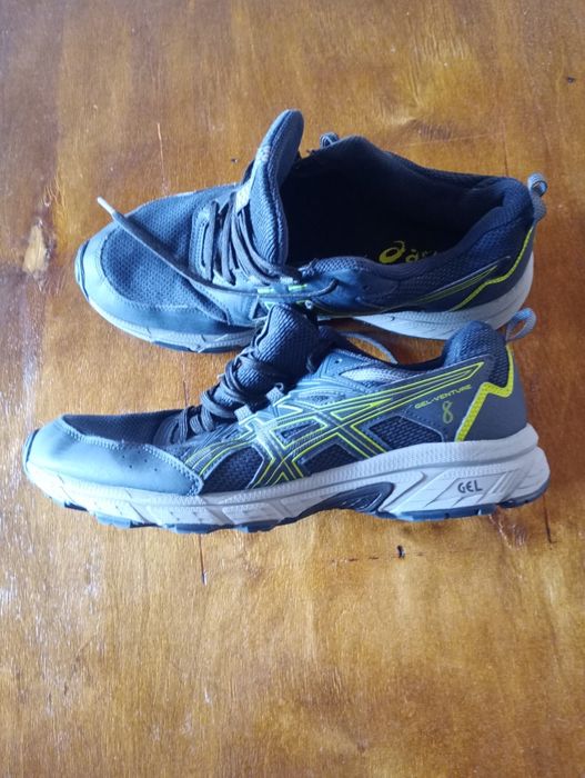 Кросівки від Asics