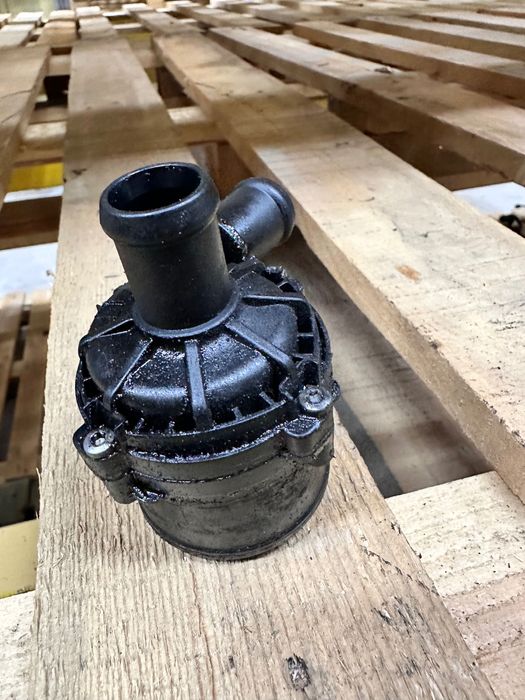 Дод. помпа Skoda SuperB Octavia. Дополнительная помпа Шкода Суперб