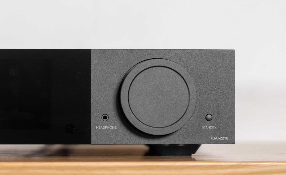 Amplituner stereo z RoomPerfect Lyngdorf TDAI-2210 RATY