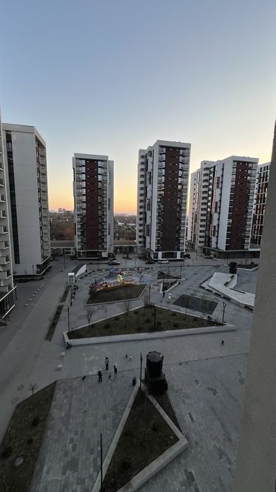 Квартира 2 кімнатна біля озера ЖК манхетин