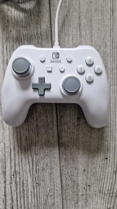 Przewodowy kontroler PowerA do Nintendo Switch – Biały