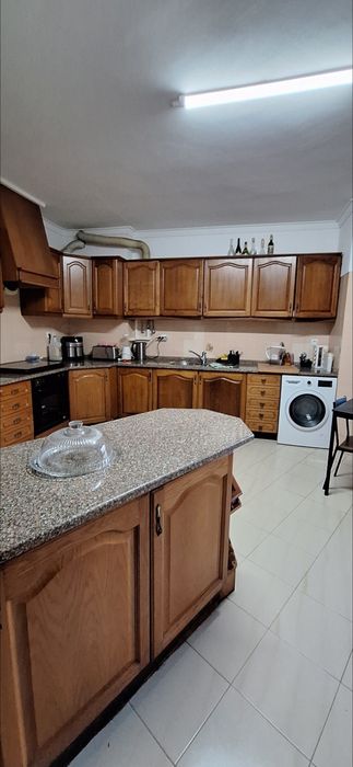 Apartamento T1 convertido em T2 no Cacém de Cima