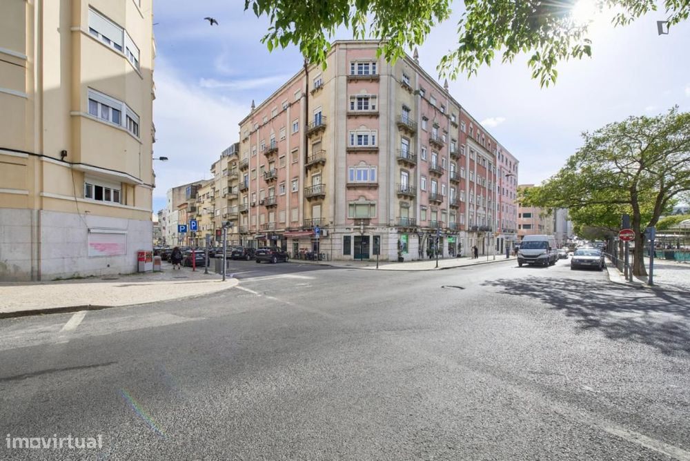 Quarto - localizado em Alameda Lisbon