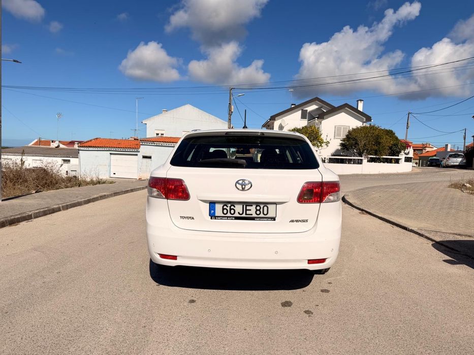Toyota Avencis 2010