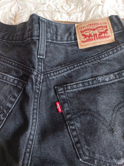 Spodnie jeans Levis.