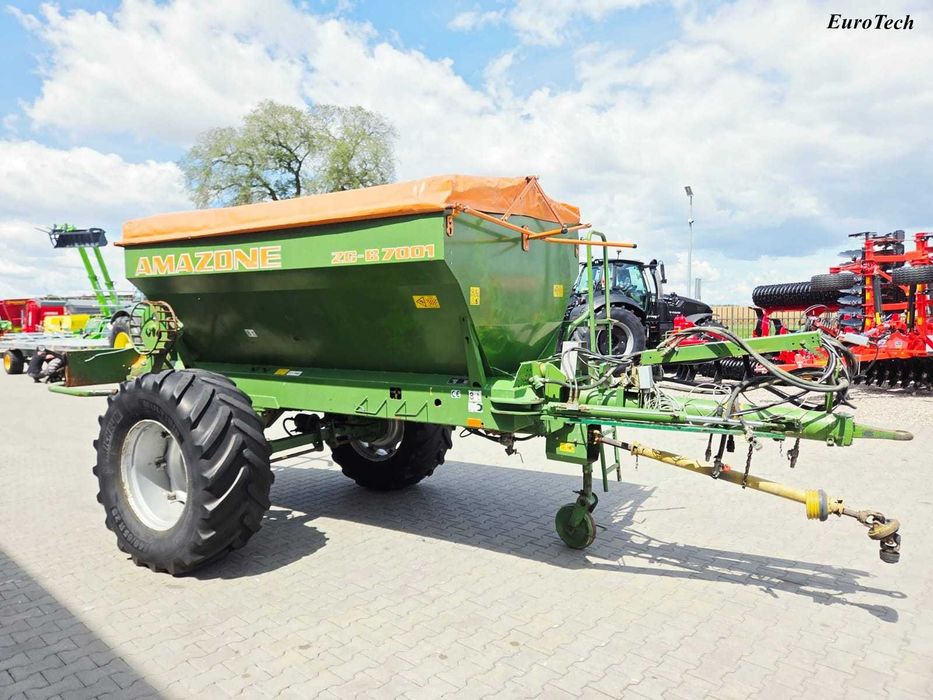 Rozsiewacz ciągany Amazone ZG-B 7001