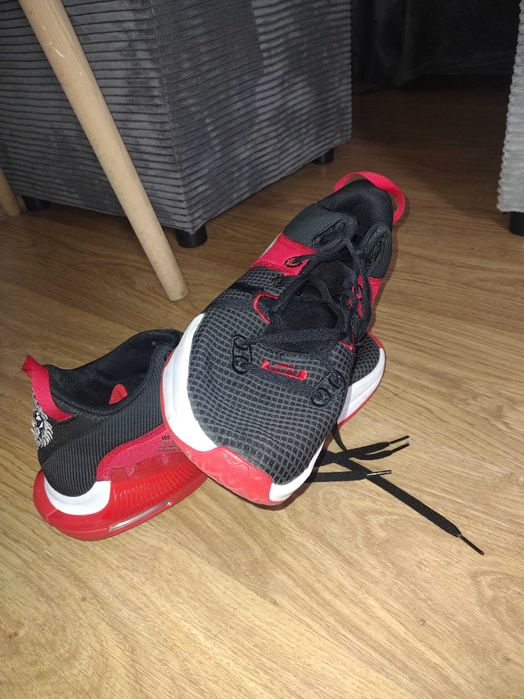 Nike Buty Męskie LeBron Witness