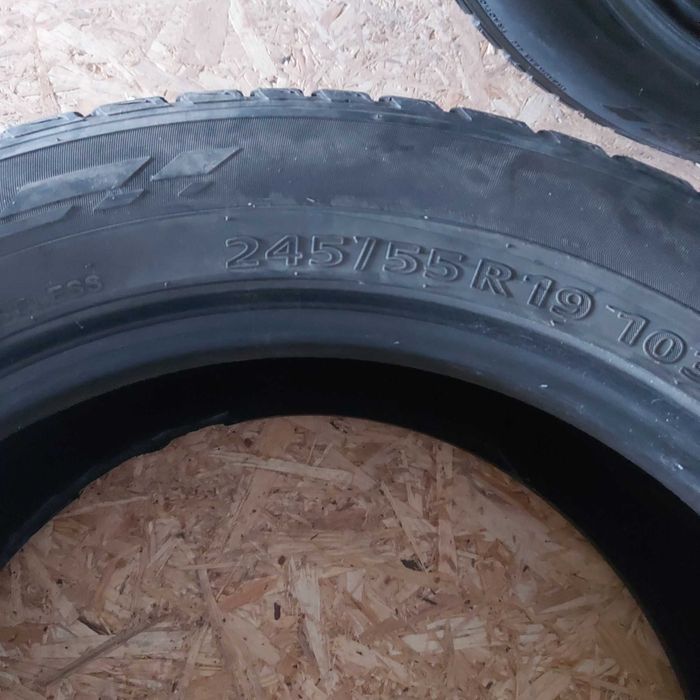 АВТОШИНИ R19 245/55  103H 4шт. Знос 40/45%