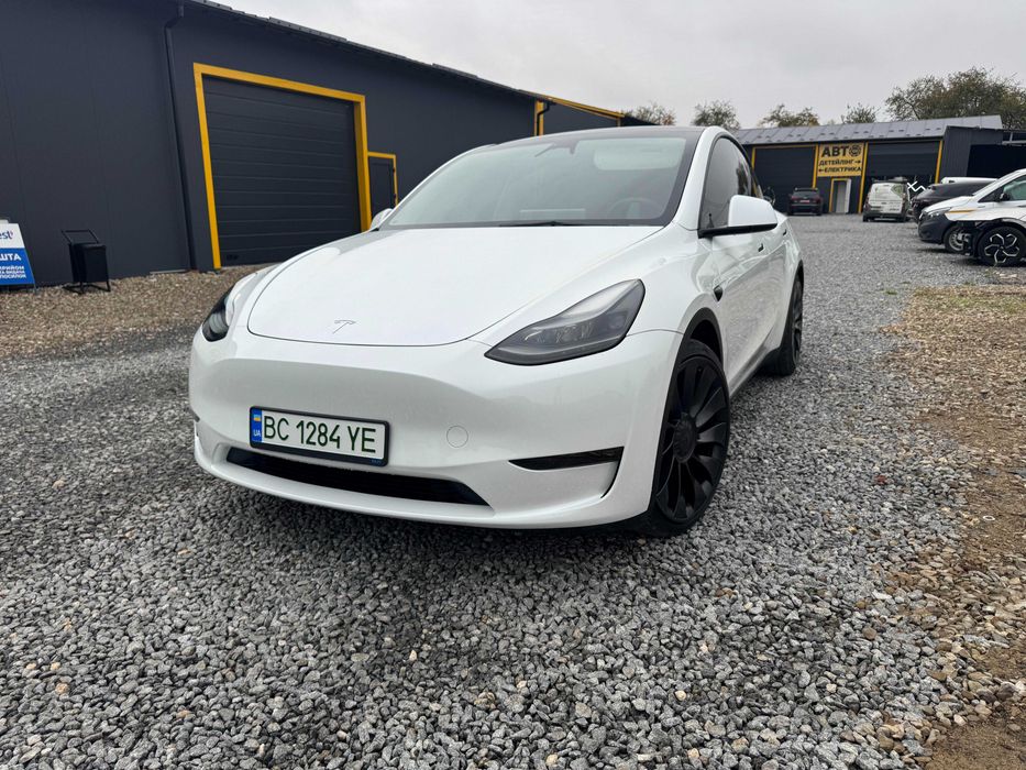 Tesla model Y Performance 2023