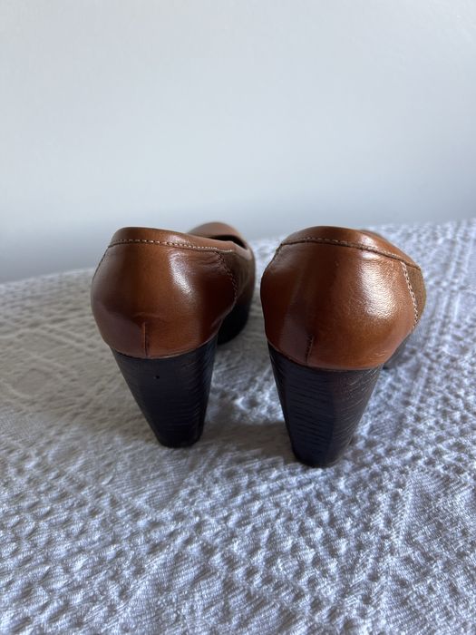 Sapatos de senhora cremes