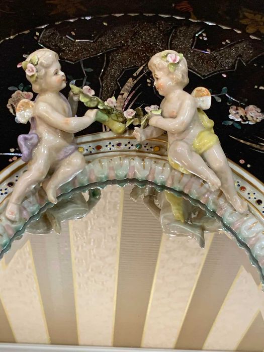 Антикварне  дзеркало Sitzendorf і інша цікава порцеляна