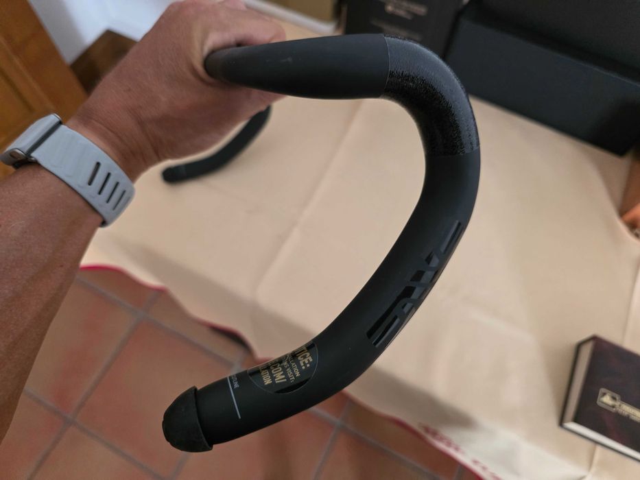 Guidador Enve SES AR Road IN-Route Handlebar 42cm