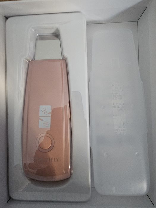 Beautifly Blush B-Scurb sonic skin scrubber