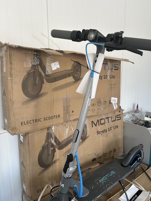 Електросамокат MOTUS Scooty10Lite.