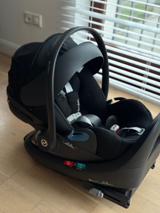 Fotelik Cybex Cloud G z baza (jak nowy)