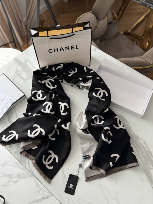 Шарф в стилі  Chanel