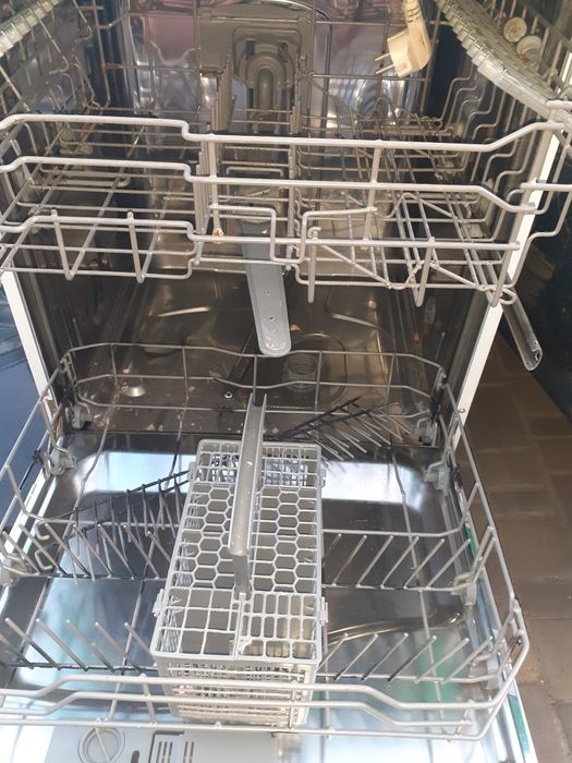 Посудомийна машина