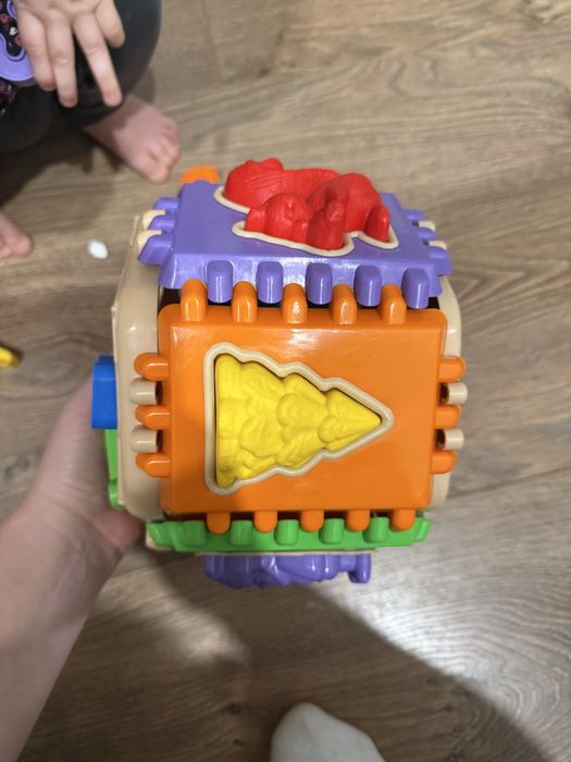 Продам набір іграшок від 9 до 18 міся