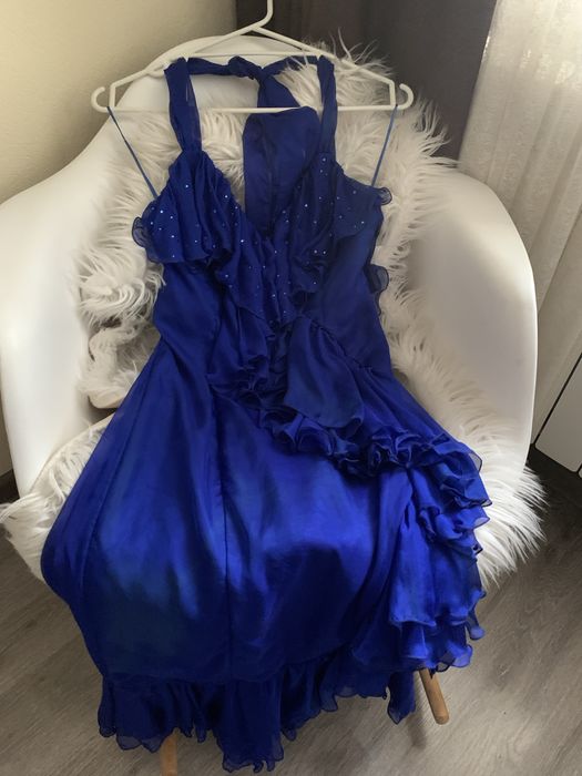 Безкоштовно 2 сукні