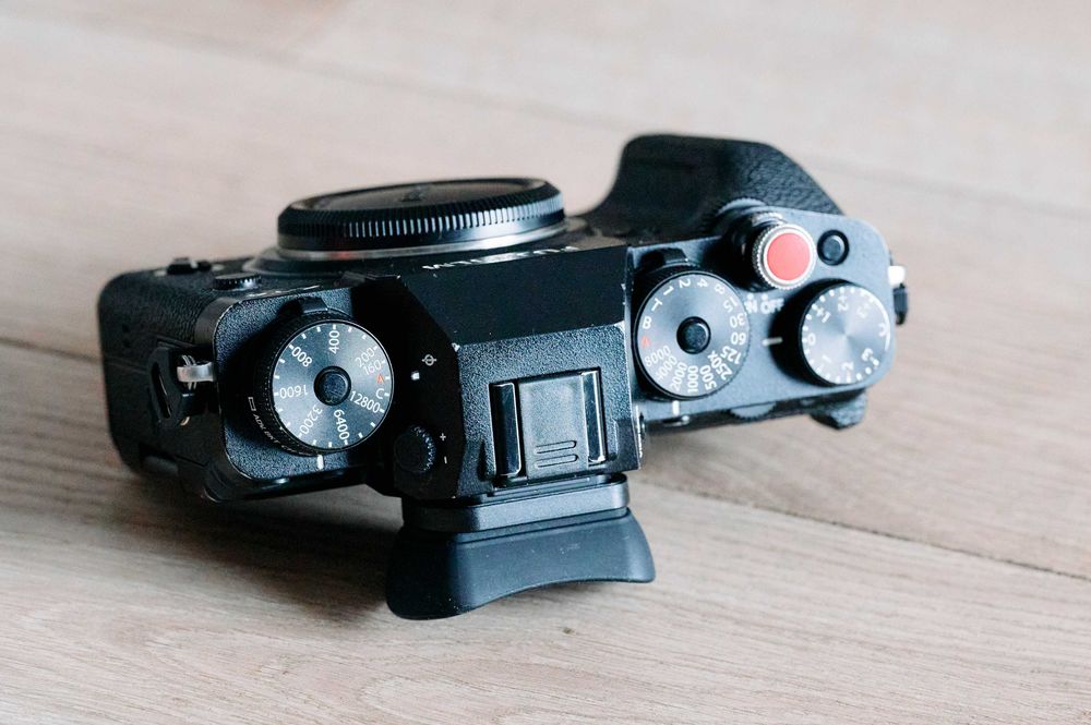 Fujifilm X-T4 + grip SmallRig + baterie