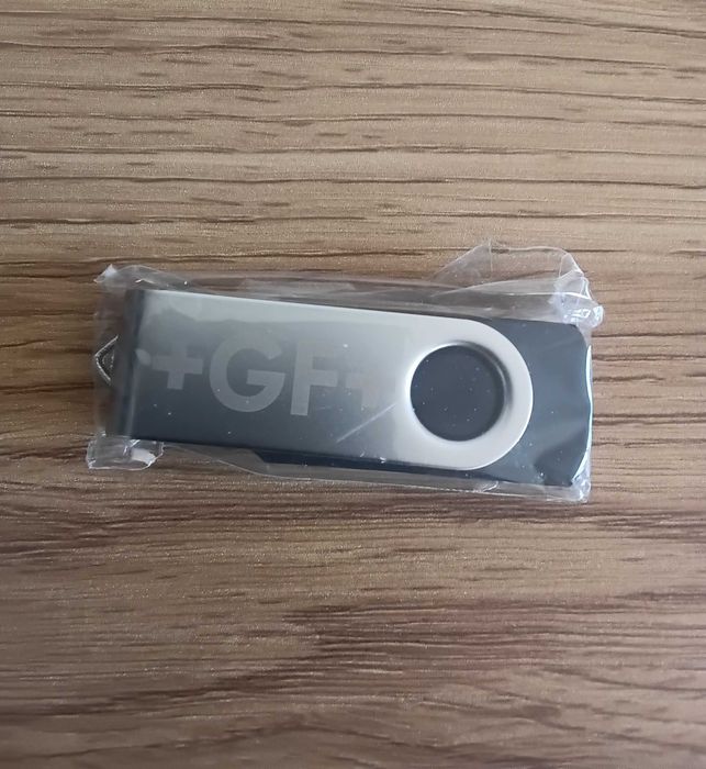 Pendrive Nowy z Niemiec poj. 16 GB 2 sztuki