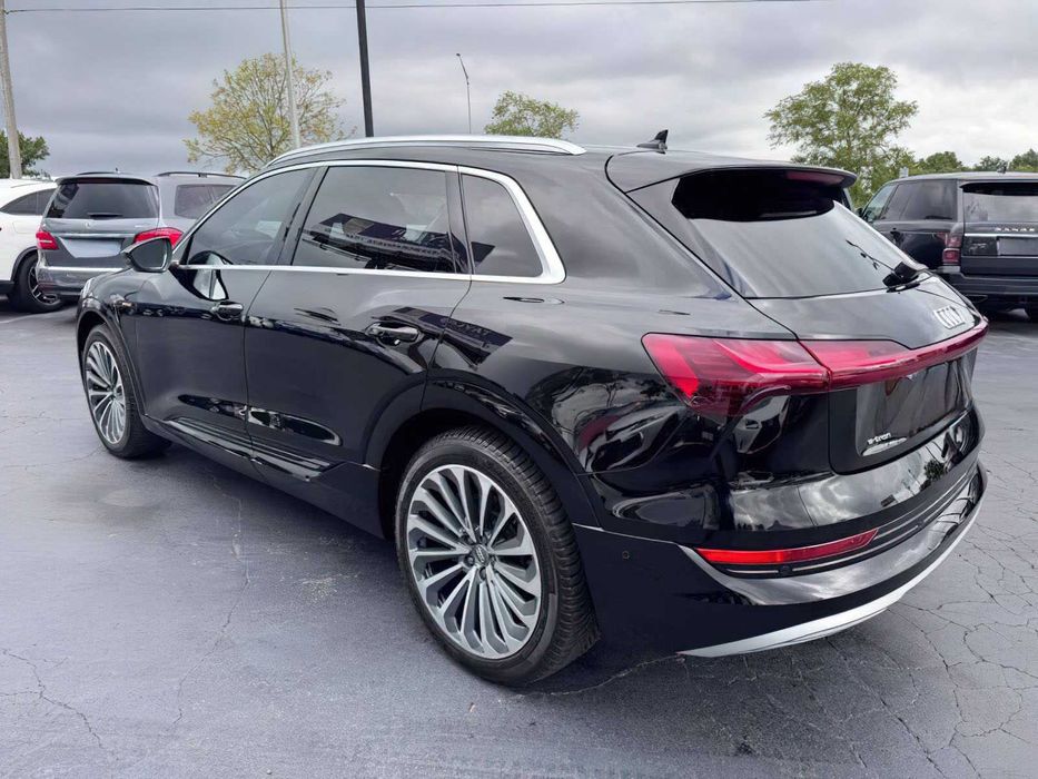 Audi e-tron quattro Prestige      2019