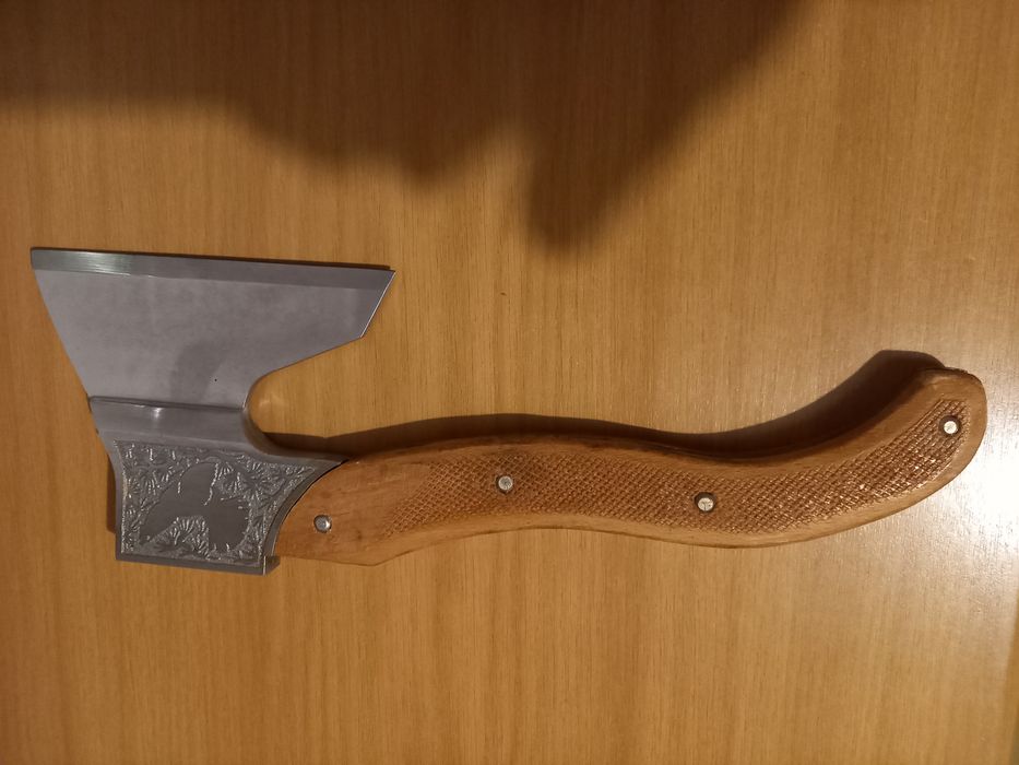 Stary toporek nieznanego przeznaczenia