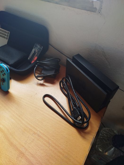 Nintendo Switch Complete with 4 Games and Carrying Case64551764677635122