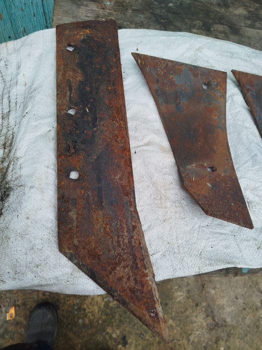 Продаються леміха на плуг.