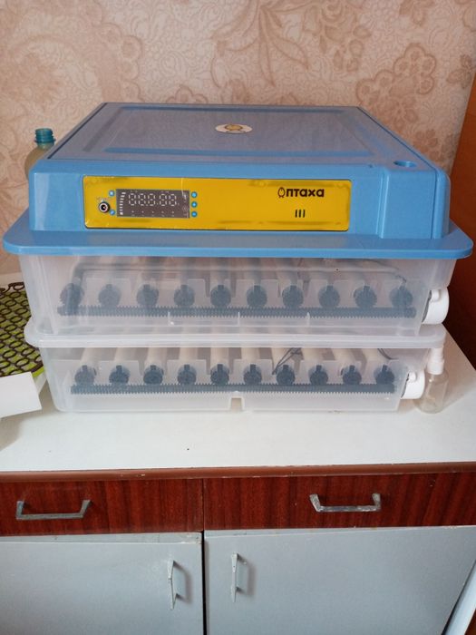 Інкубатор " Птаха 128 "