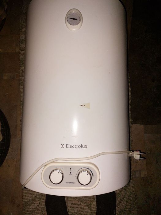 Бойлер 80л electrolux