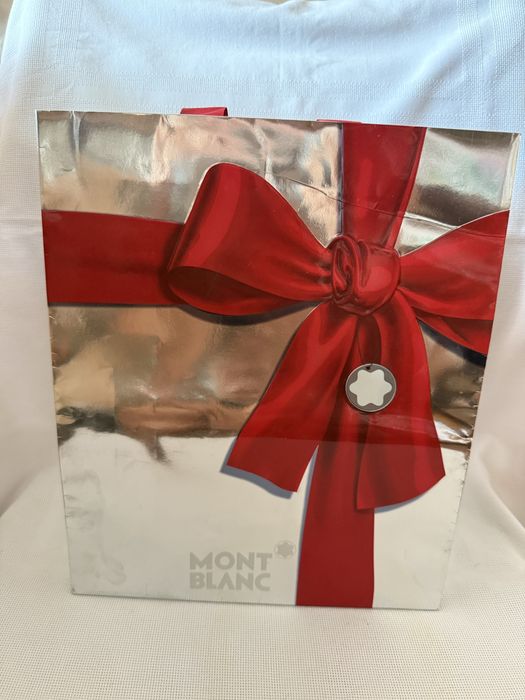 Пакеты Mont blanc, Dior, Chanel, Brocard, Shiseido.