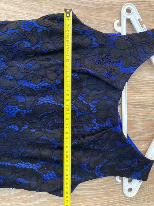 Sukienka z tiulowym dołem