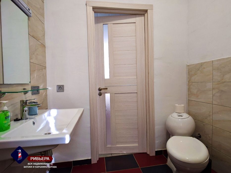 Продам дом с бассейном. Каролино-Бугаз.