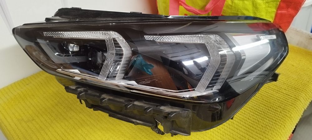 Farol bmw  x1 u11