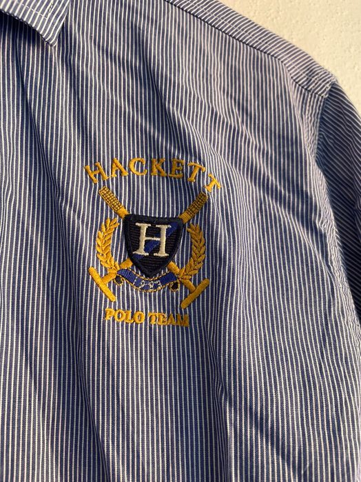 Camisa azul às riscas