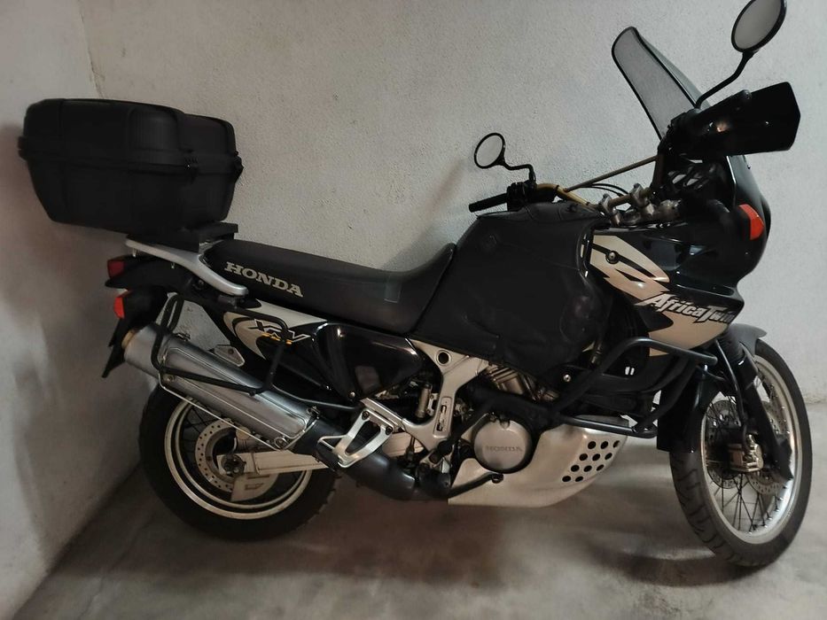 AfricaTwin XRV 750 Dezembro 2002 (ultimo ano desta geração) - 1 dono muito estimada.