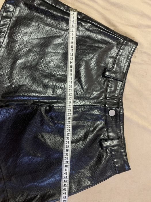Шорти шкіряні жіночі