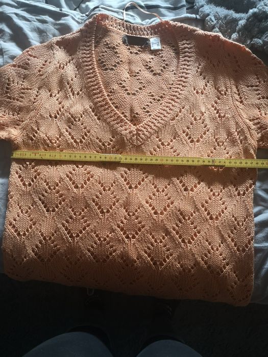 Sweter z krótkim rękawem NOWY