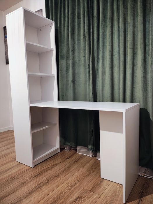 Biurko z regałem 140 cm, białe, stan bardzo dobry!