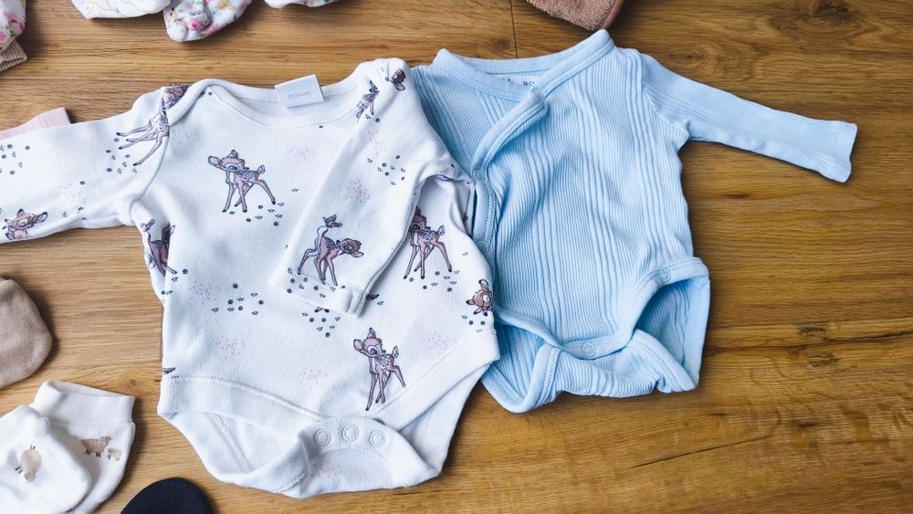 Zestaw ubranek dla dziewczynki r. 56