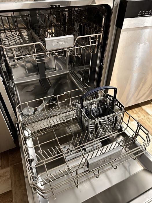 Вбудована посудомийна машина SAMSUNG,привезена з Німеччини.