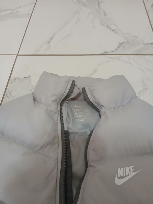 Безрукавка  nike