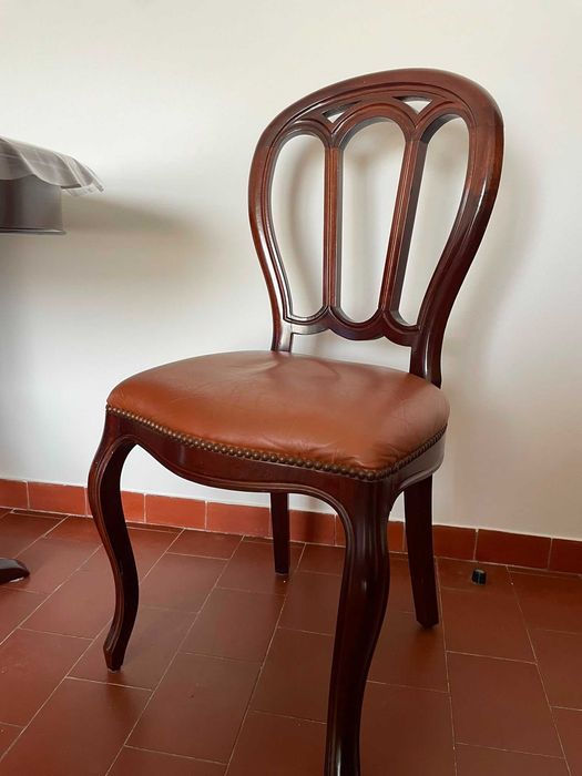 mesa de sala mogno e 6 cadeiras
