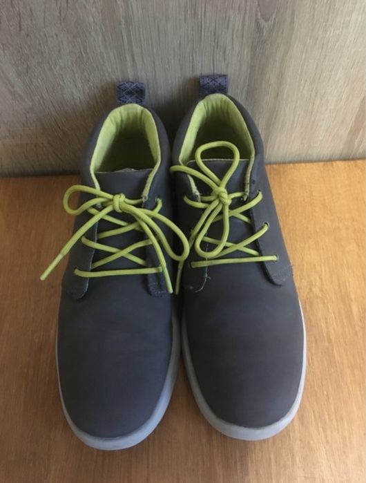 Продам ботинки Ugg оригинал на мальчика