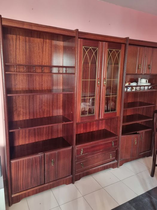 Vendo móvel louceiro e cristaleira